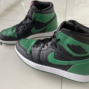 Air Jordan 1 pine green